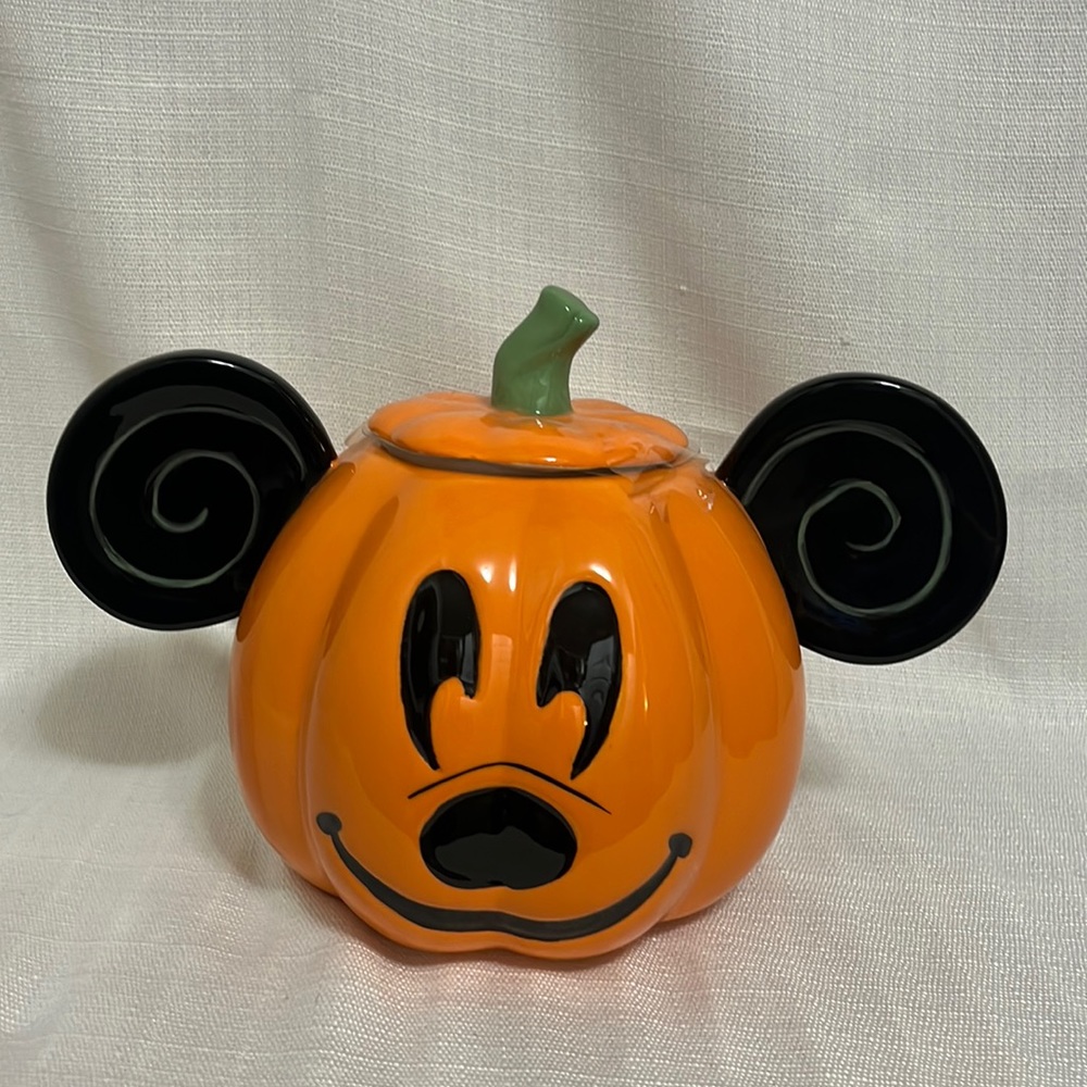 Mickey pumpkin cookie dish